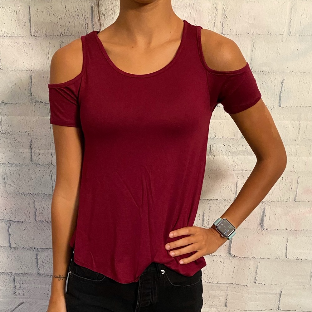 Burgundy cold shoulder tee